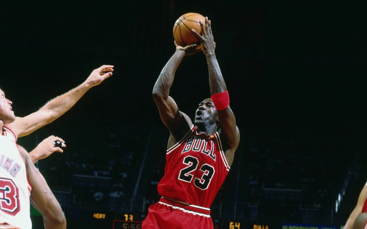 grado bar mero La historia detrás del fade-away, el icónico movimiento de Michael Jordan |  Basquet Plus