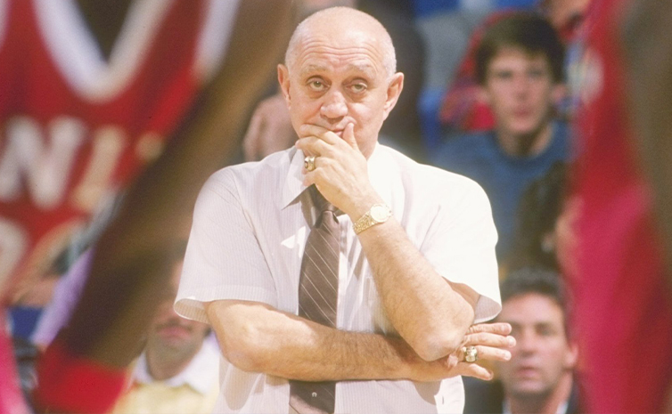 Arriba 86+ imagen jerry tarkanian coach lakers 